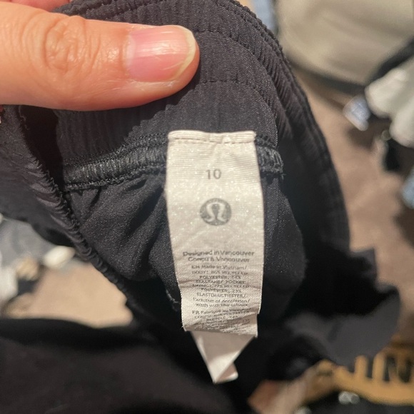 Lululemon// EUC Tear-Away Mid-Rise Track Pant - Picture 2 of 2